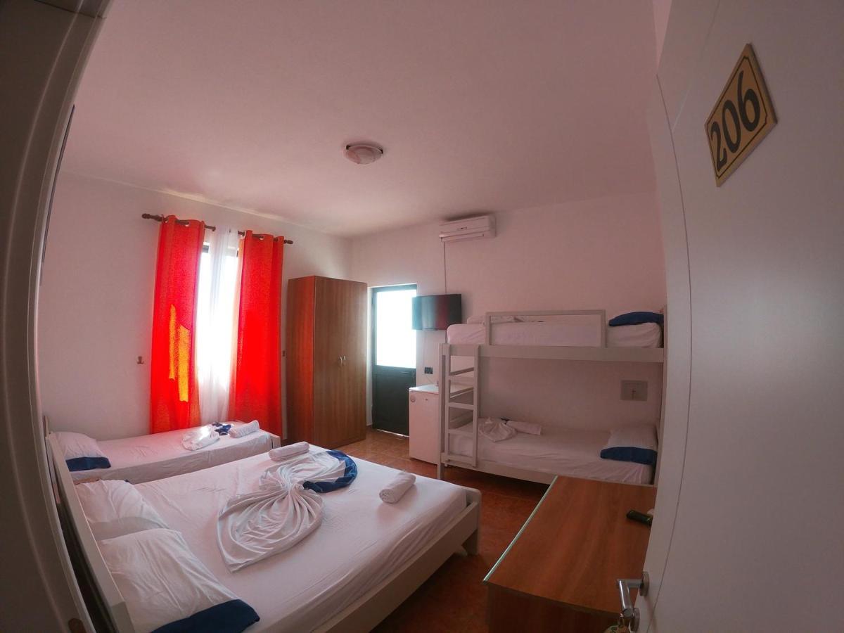 Hotel Bolonja Shëngjin Kültér fotó